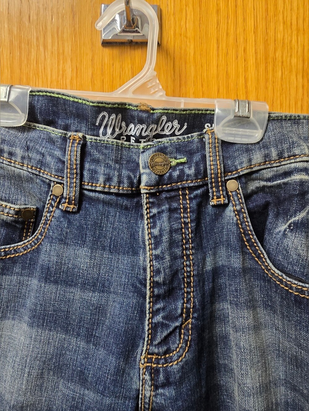 Wrangler Dark Blue Denim Jeans with Contrast Stitching. Boys/Mens 30 X 32